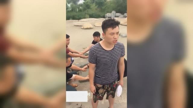 偷啥最搞笑_搞笑偷鸡视频_搞笑兄弟偷手机游戏视频