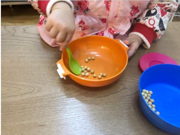 吃豆子游戏手机：从简单到复杂，不变的是追逐的快感和社交的乐趣
