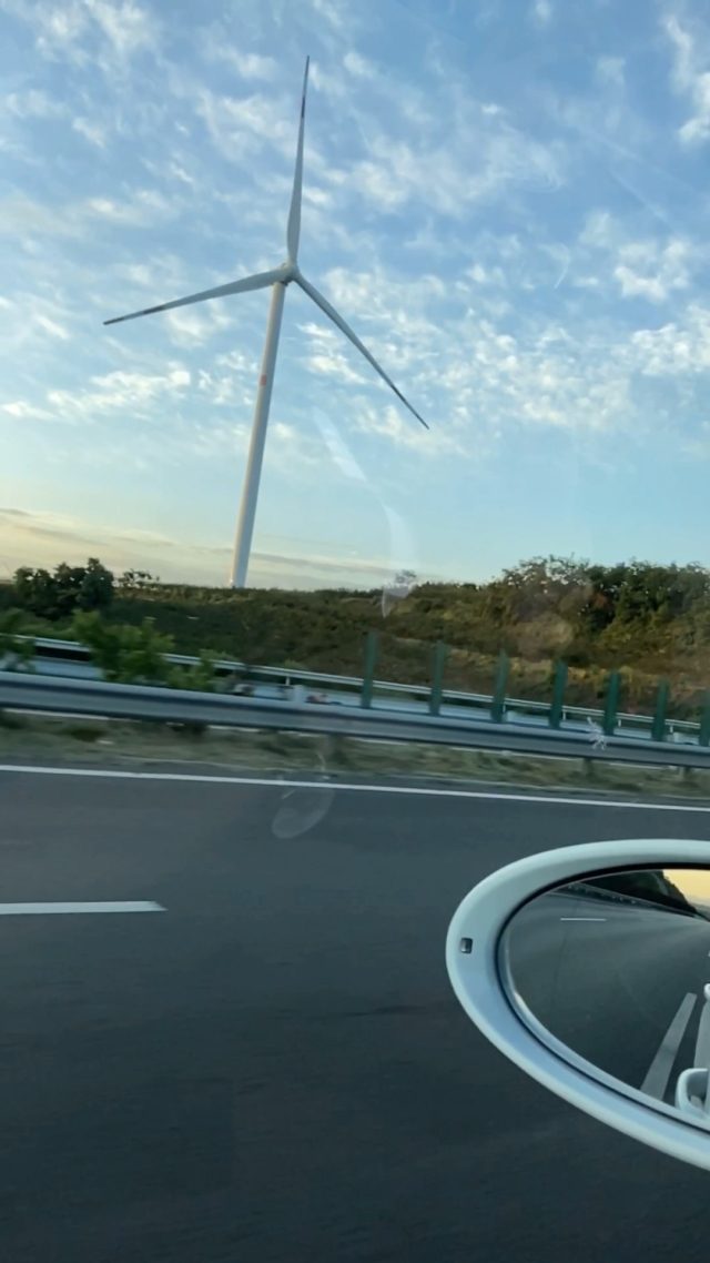 一路向西磁力-一路向西，探寻神秘大地的未知之旅与自由释放